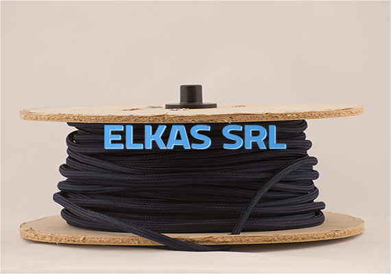 Nossos cabos são certificados. Eles também têm um processo de colagem que os impede de serem desintegrados em sua armadura